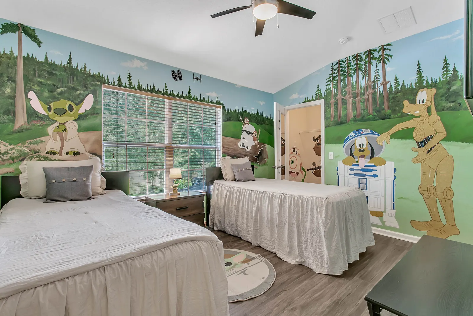 Star Wars Room + Pool 3 Miles to Disney 2