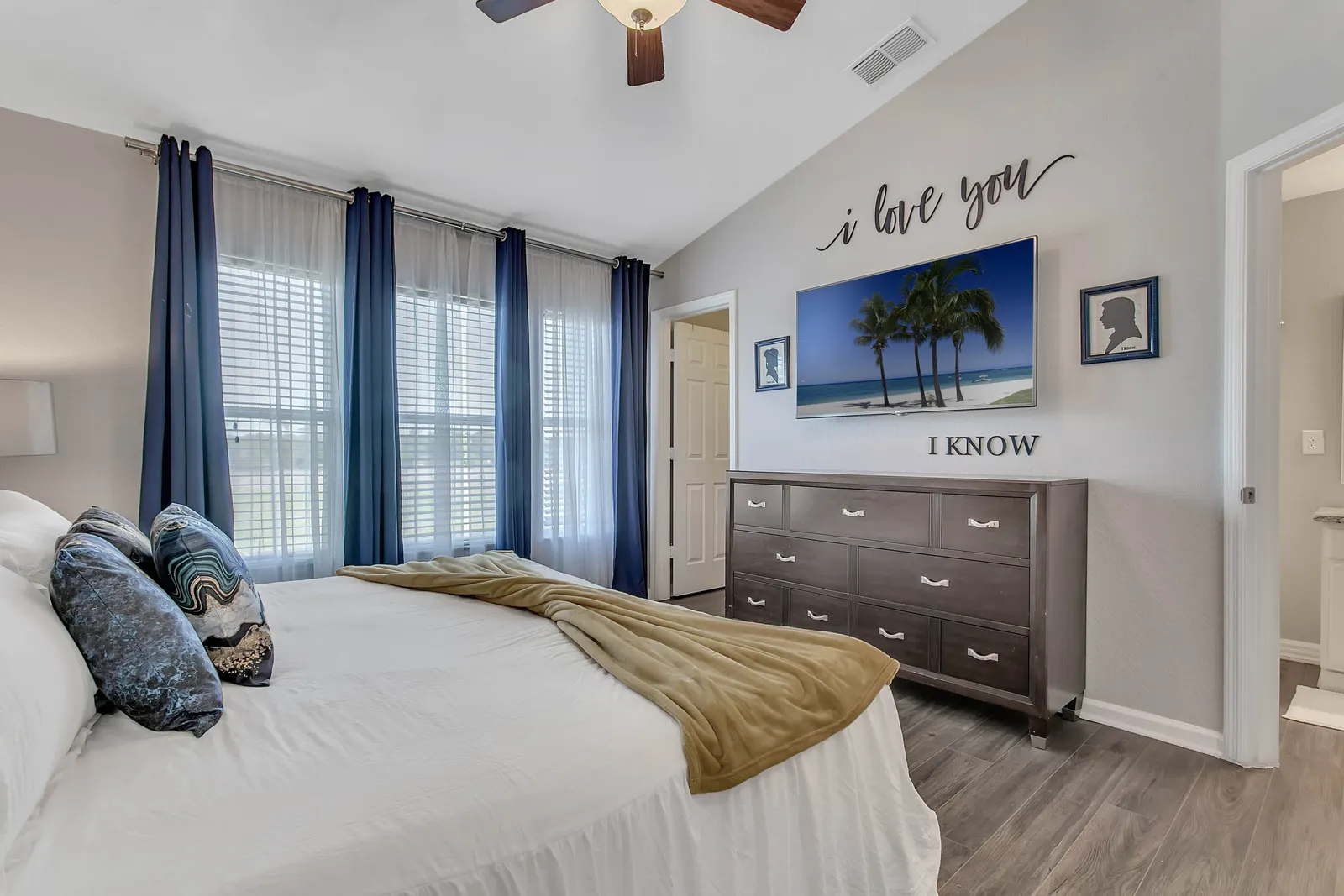 Star Wars Room + Pool 3 Miles to Disney 4