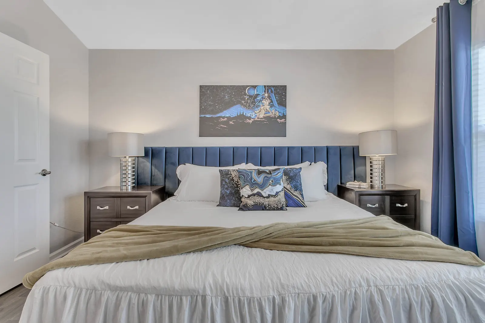 Star Wars Room + Pool 3 Miles to Disney 6
