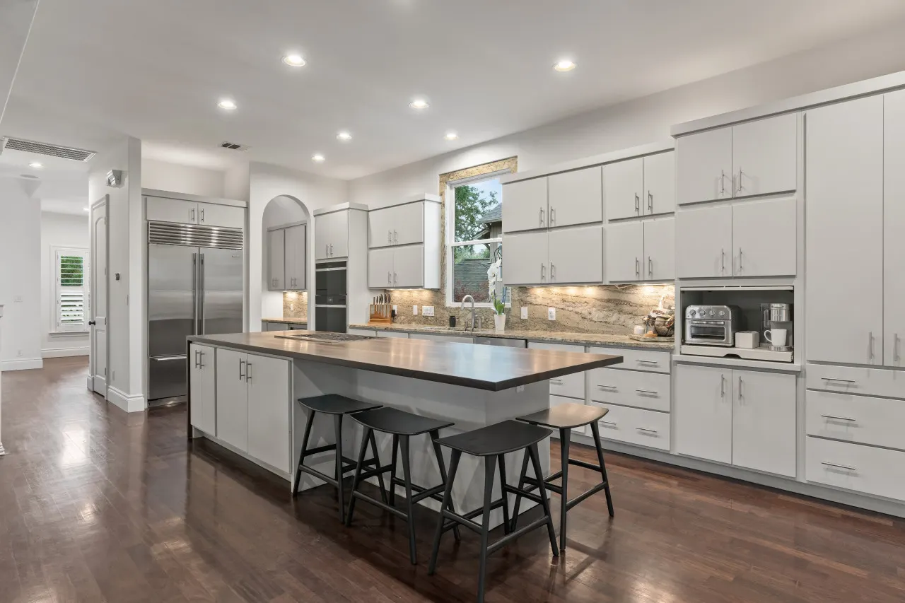 Downtown Retreat: sleeps 24 : 2 Pools/Spas : Gyms : Game Rooms : Fire Pit 11