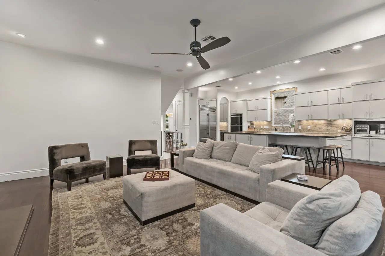 Downtown Retreat: sleeps 24 : 2 Pools/Spas : Gyms : Game Rooms : Fire Pit 12