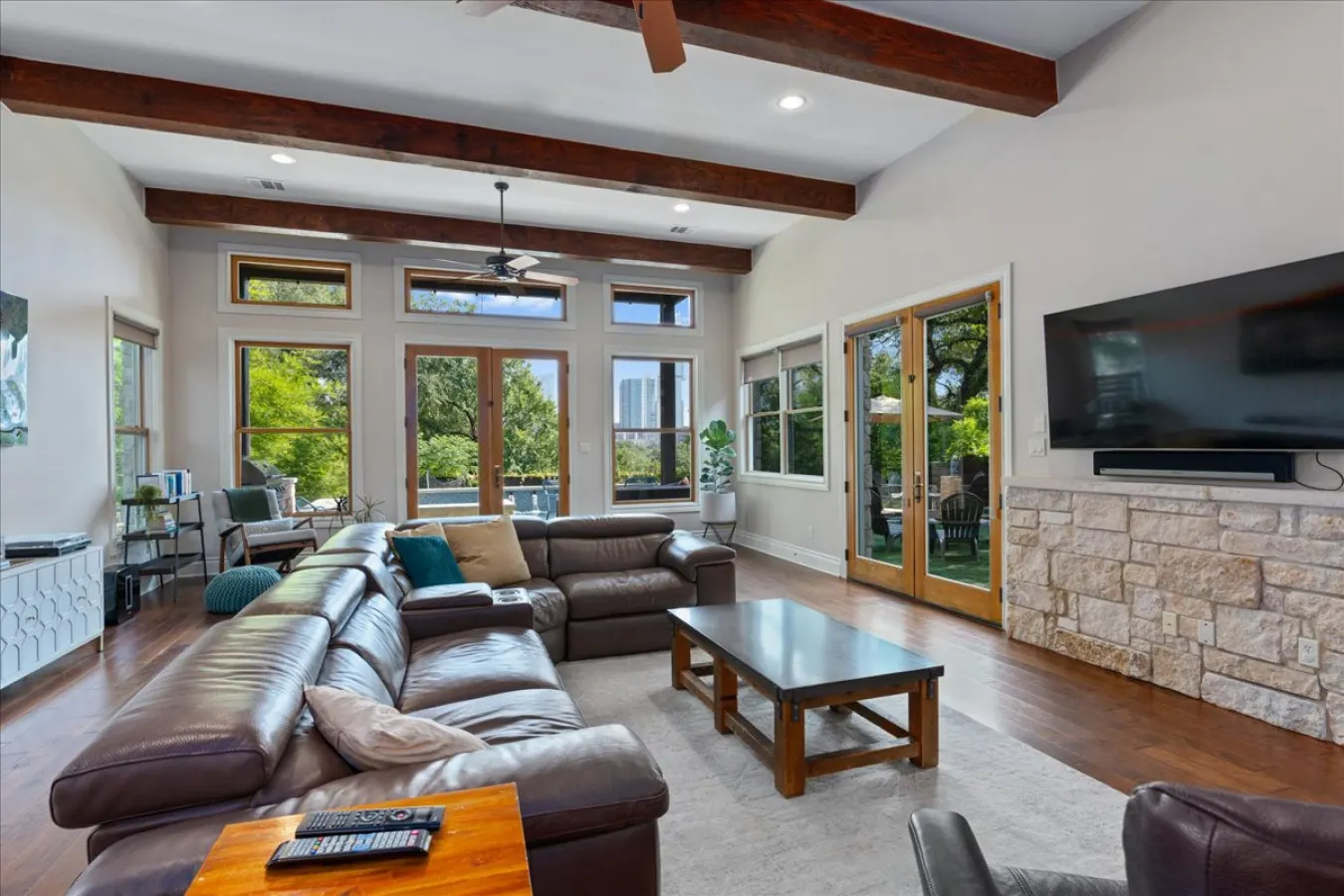 Downtown Retreat: sleeps 24 : 2 Pools/Spas : Gyms : Game Rooms : Fire Pit 8