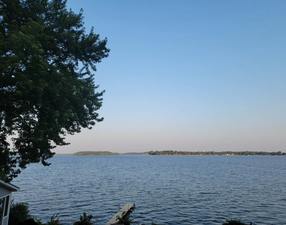 Lakeside Cottage 2
