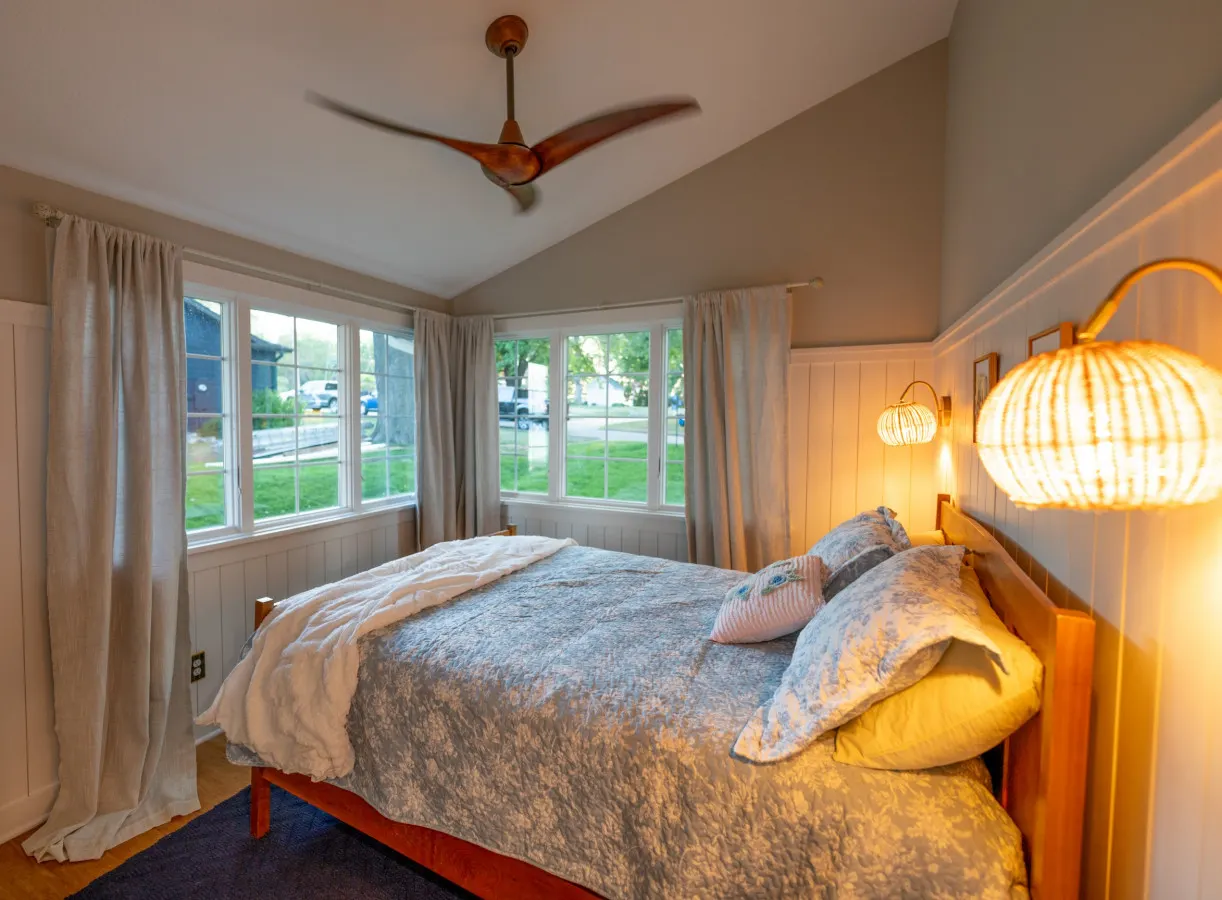 Lakeside Cottage 10
