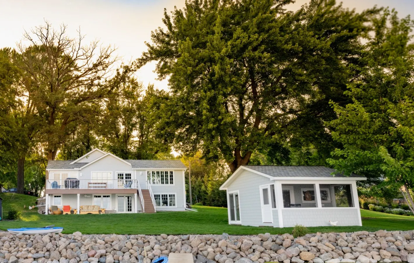 Lakeside Cottage 12