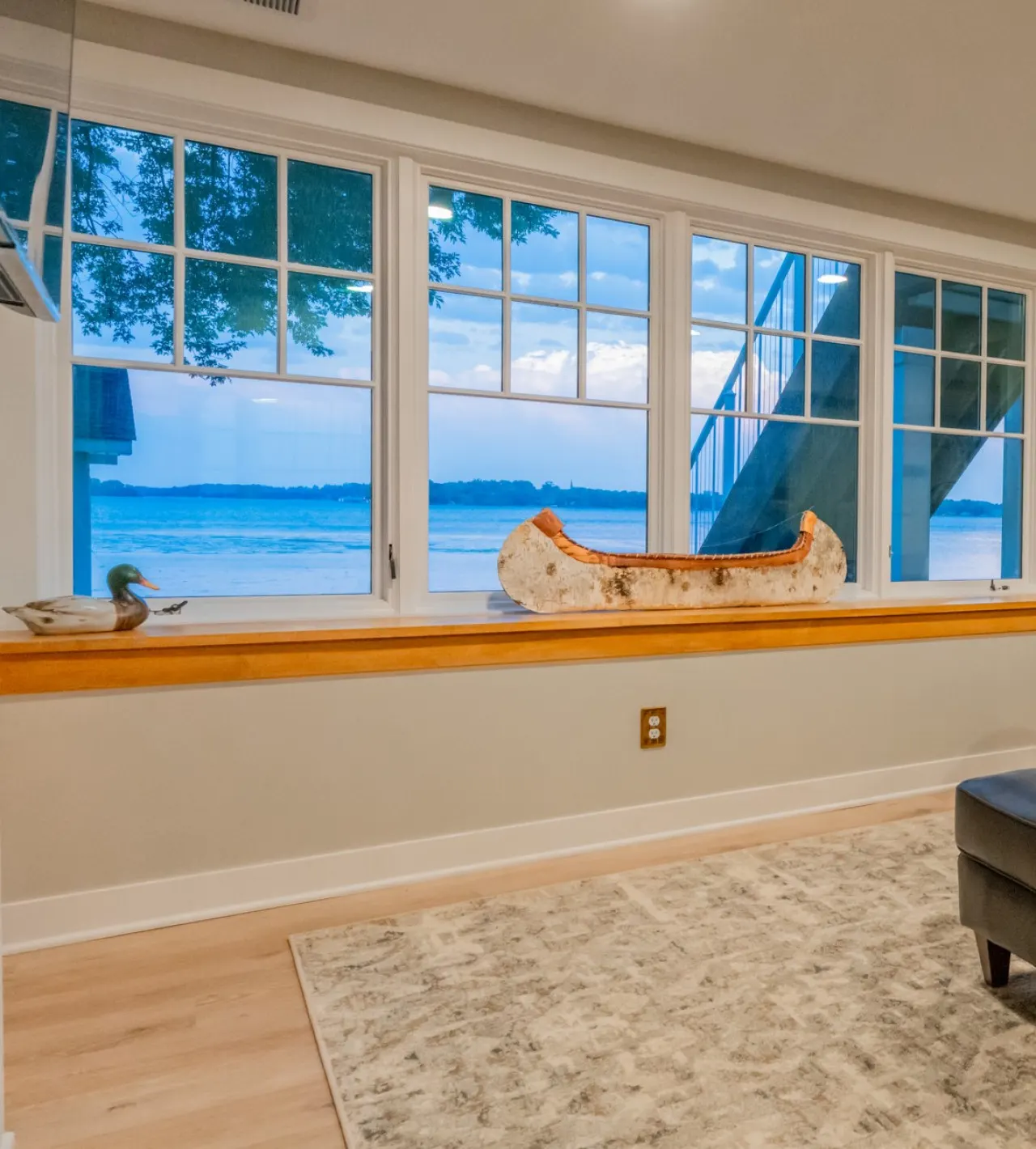 Lakeside Cottage 15