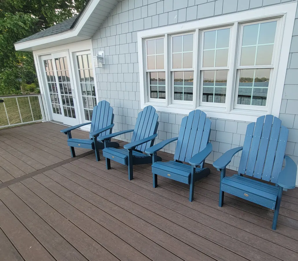 Lakeside Cottage 3