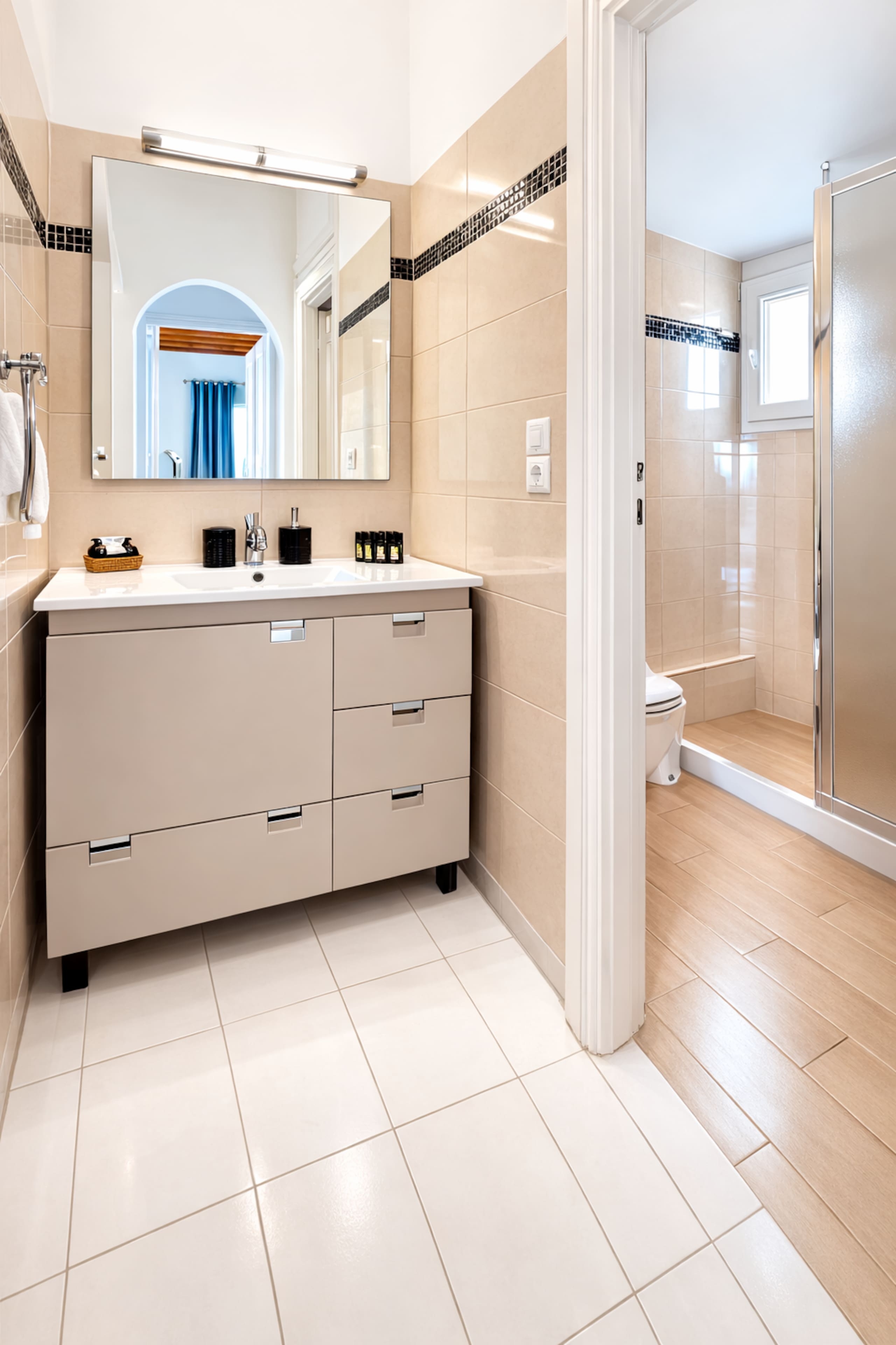 Superior Two Bedroom Apartment With Sea View 16