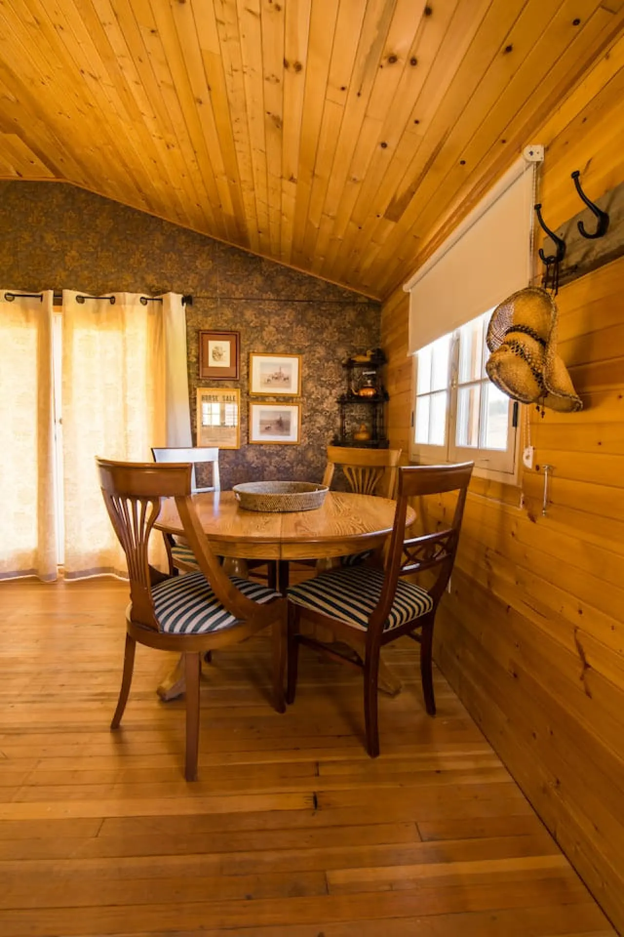 Flint Rock Ranch - The Grey House 2