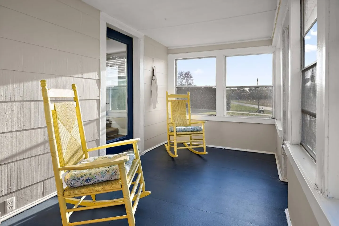 CozyCottage Mins 2 Beach - OutdoorDining & Firepit 19