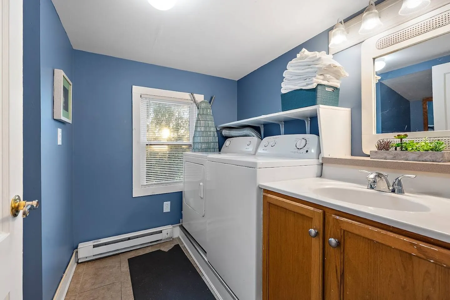 CozyCottage Mins 2 Beach - OutdoorDining & Firepit 20
