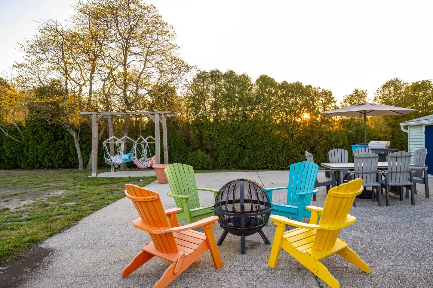 CozyCottage Mins 2 Beach - OutdoorDining & Firepit 4
