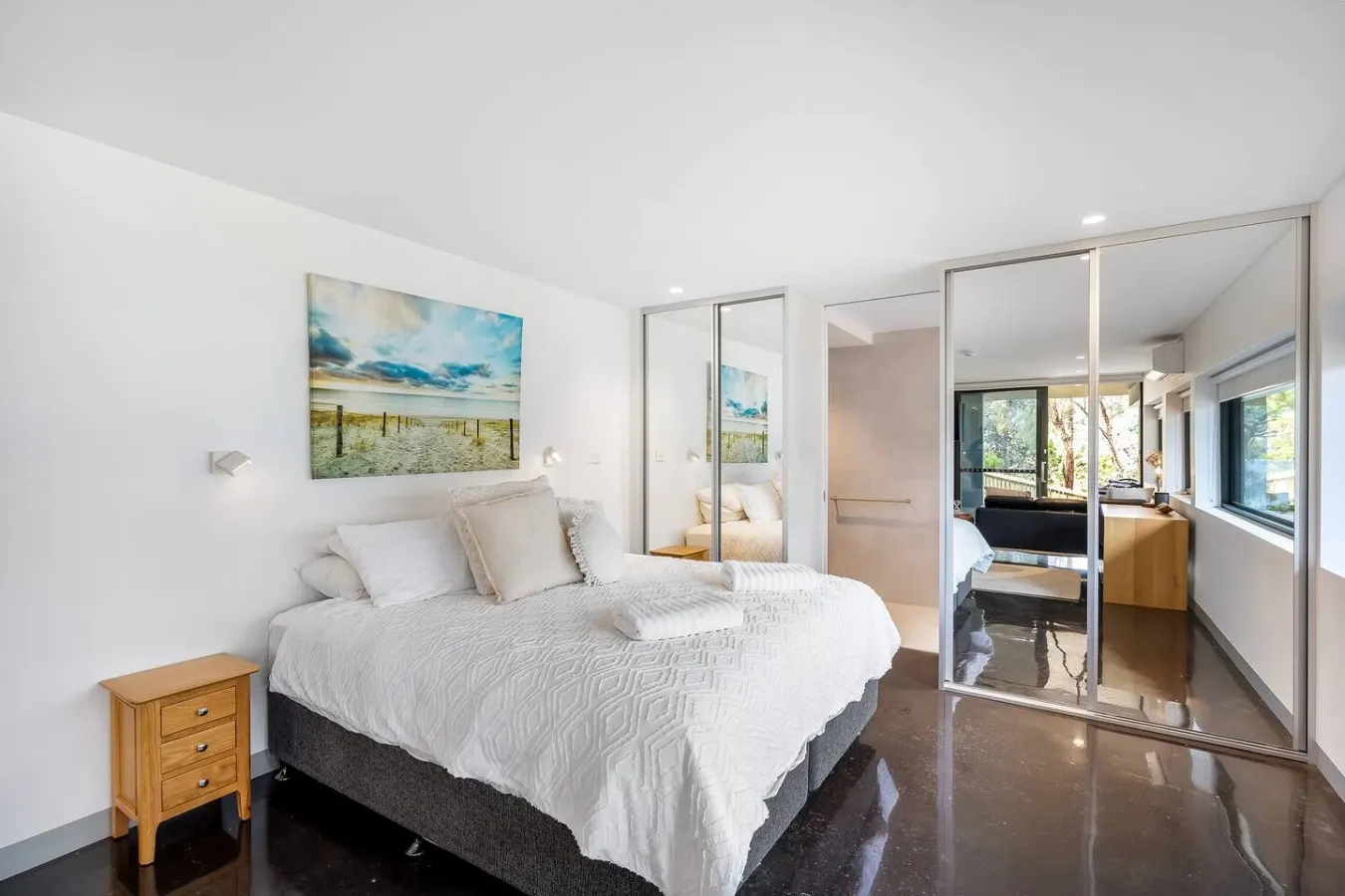 Beachfront W/ Breathtaking Views 10