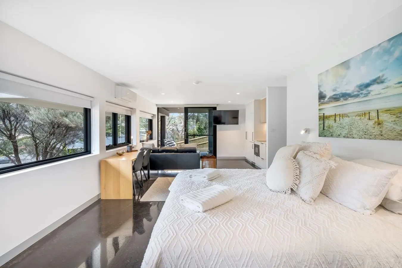 Beachfront W/ Breathtaking Views 15