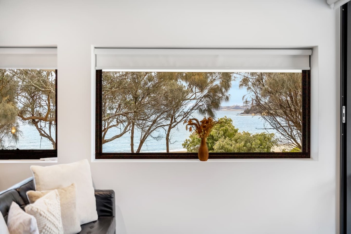 Beachfront W/ Breathtaking Views — photo 4