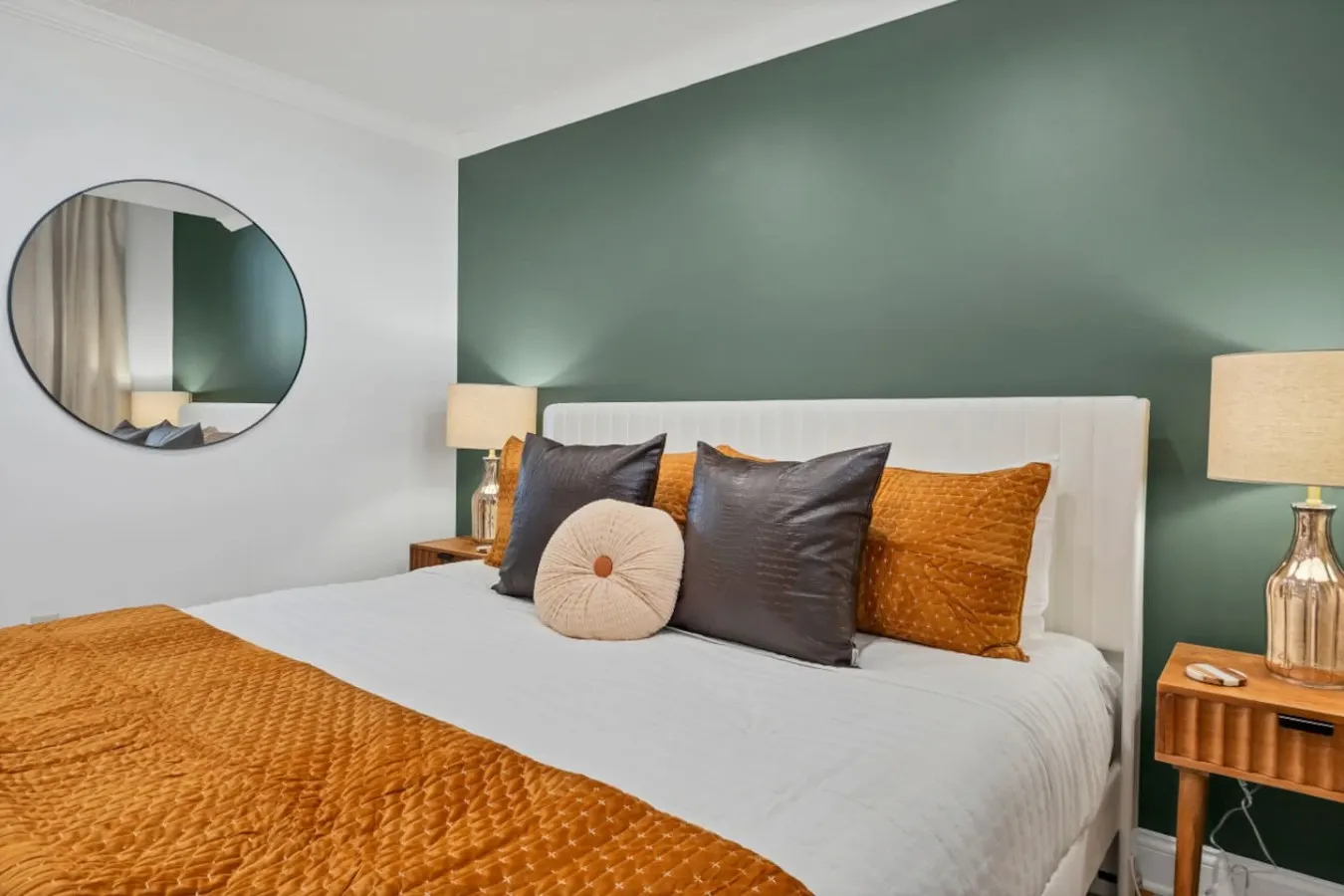 Downtown Loft King Bed + Free Parking 14