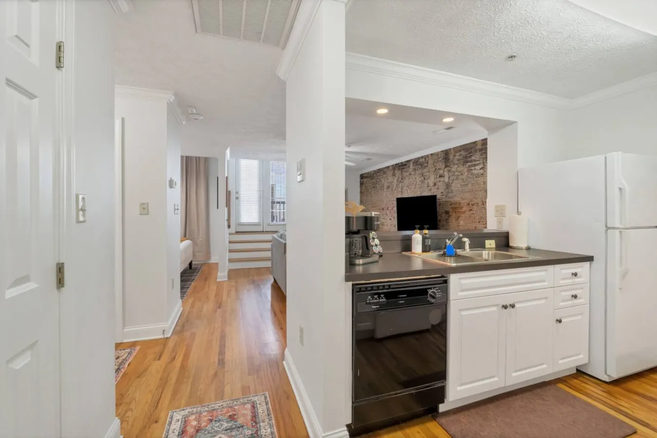 Downtown Loft | King Bed + Free Parking — photo 4