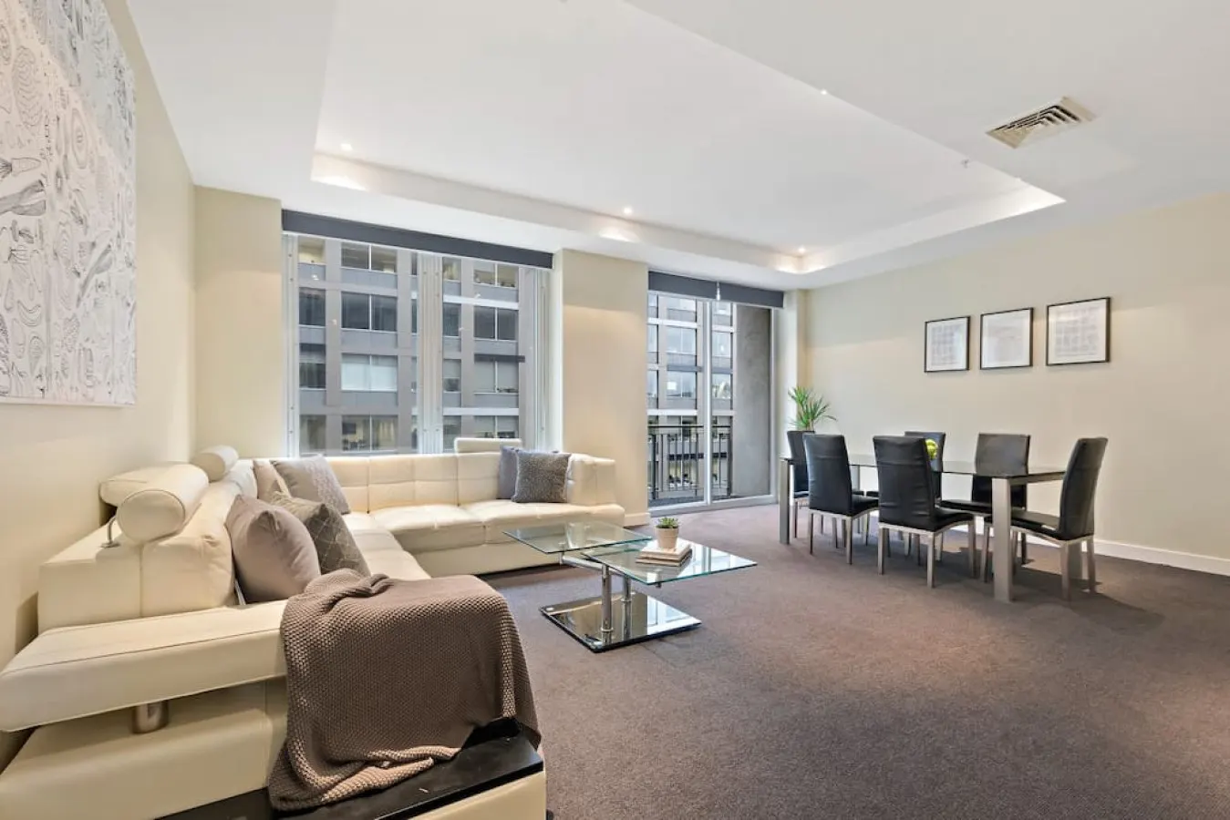 Indy: 2 Bed, 1 Bath Apartment in CBD — photo 3