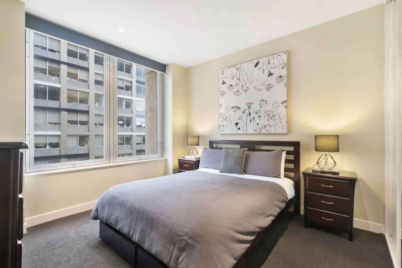 Indy: 2 Bed, 1 Bath Apartment in CBD 6