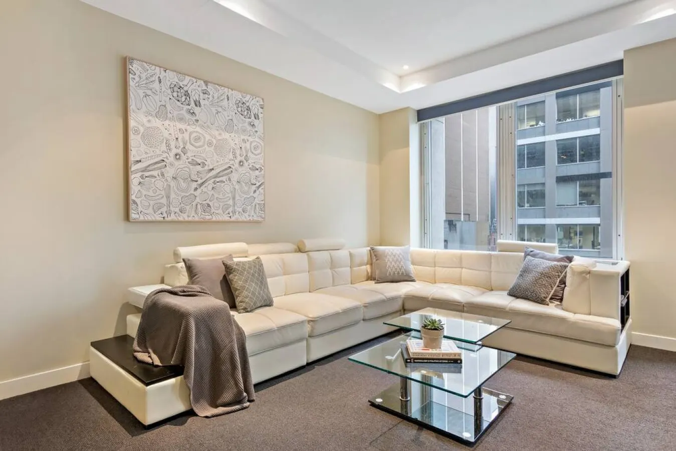Indy: 2 Bed, 1 Bath Apartment in CBD 8