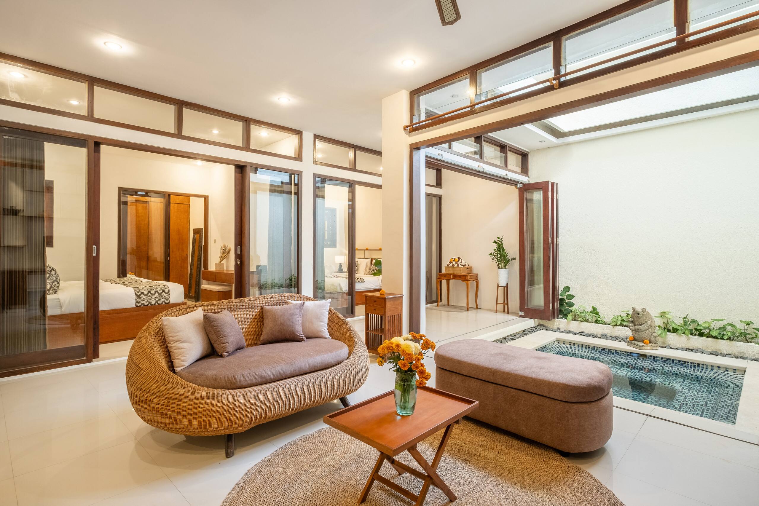 Chic 2BR Villa w/ Indoor whirlpool & Rooftop — photo 2