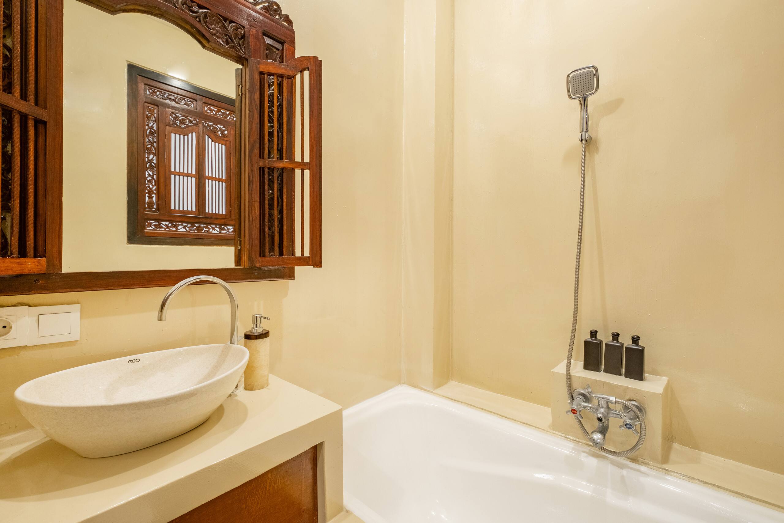 Chic 2BR Villa w/ Indoor whirlpool & Rooftop 19