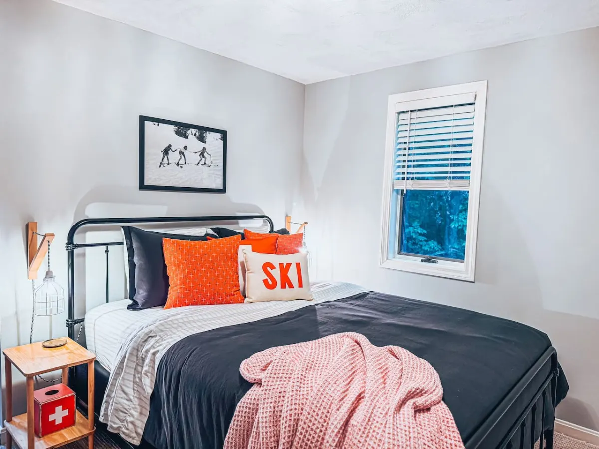 Stylish Retreat: Ski & Village Bliss Awaits! — photo 4