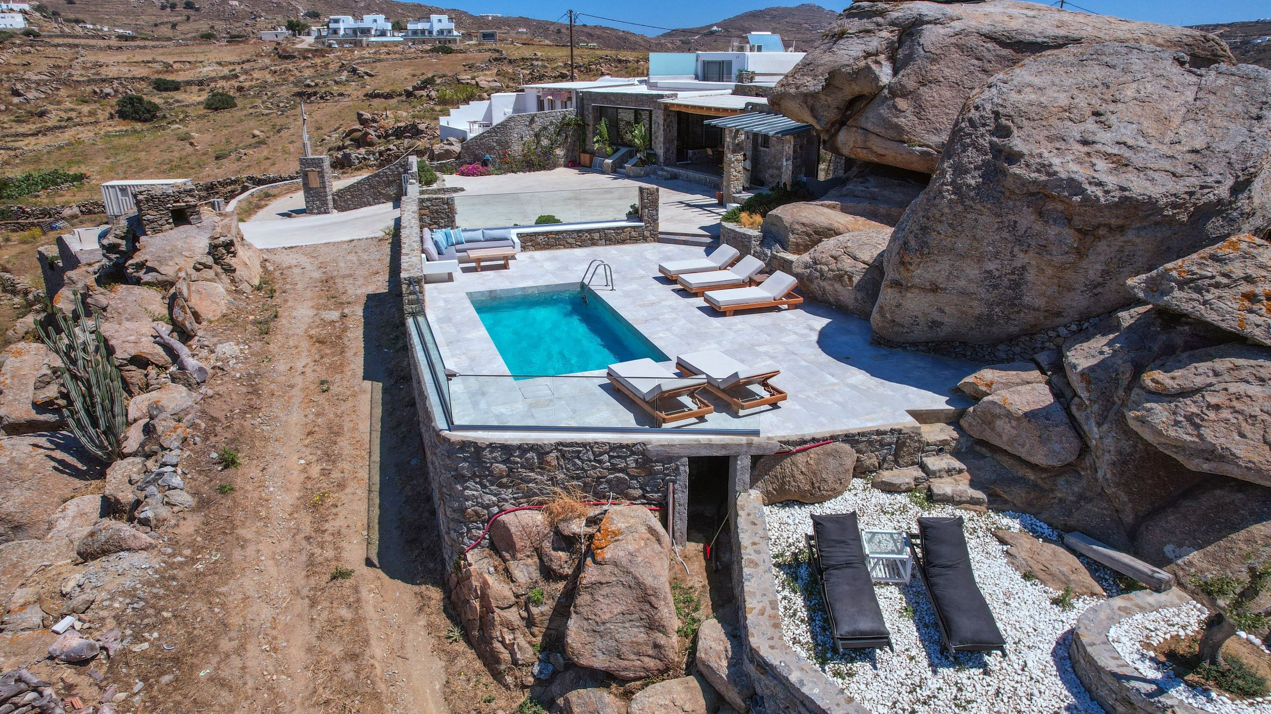 Lithos Cave Mykonos with private pool 17