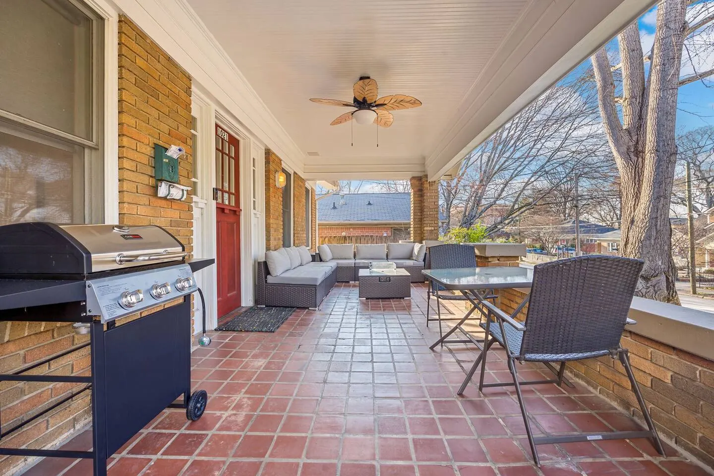 Stylish 4BR Retreat Near BeltLine & Ponce City — photo 2