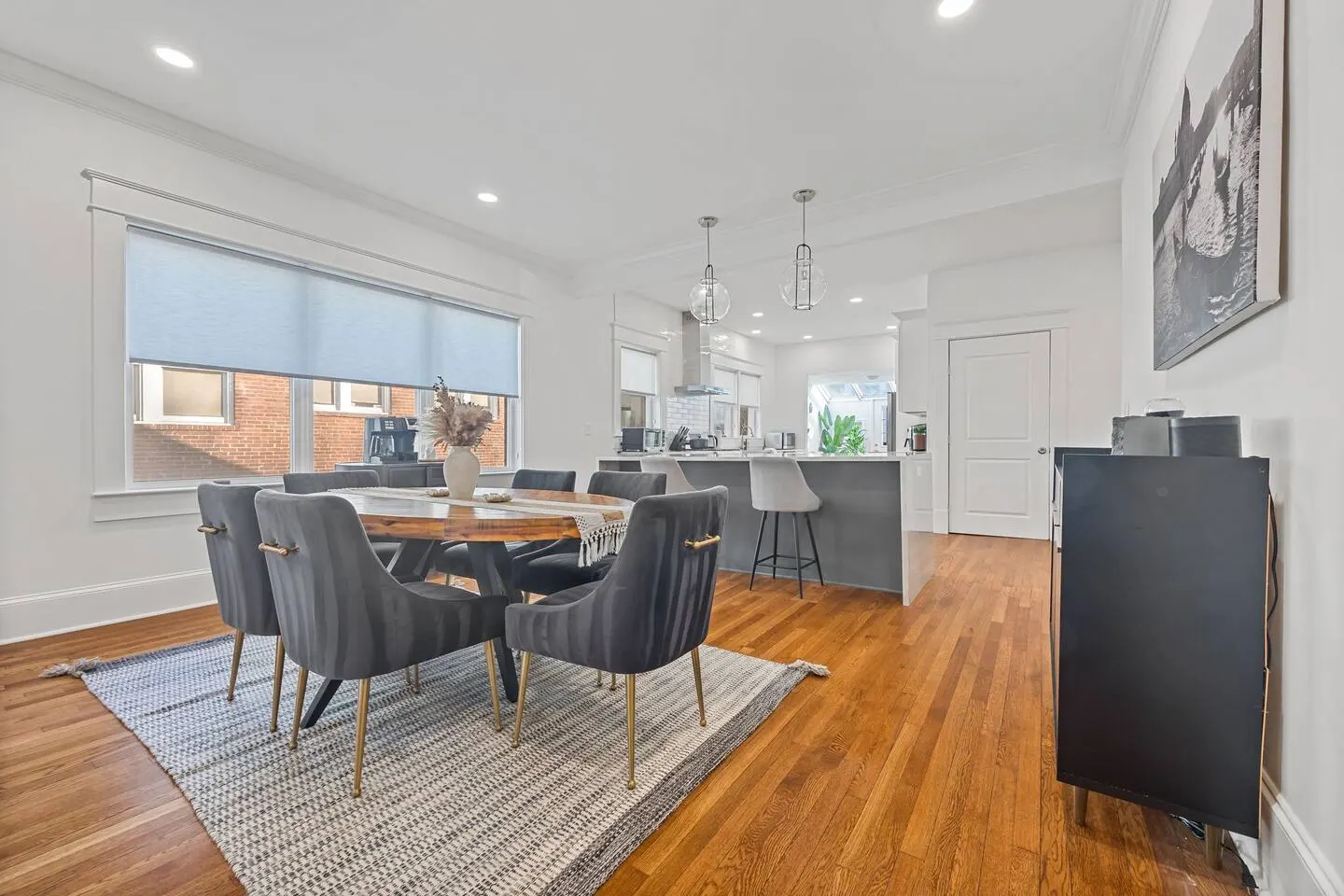 Stylish 4BR Retreat Near BeltLine & Ponce City — photo 4