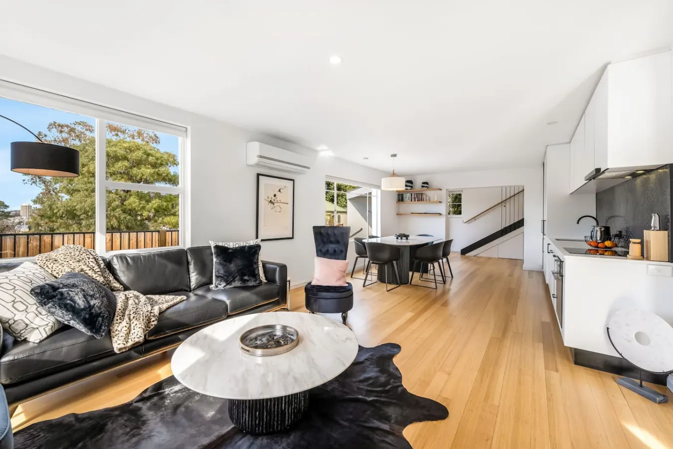 Elegant Escape Minutes from Hobart’s Best Spots 15