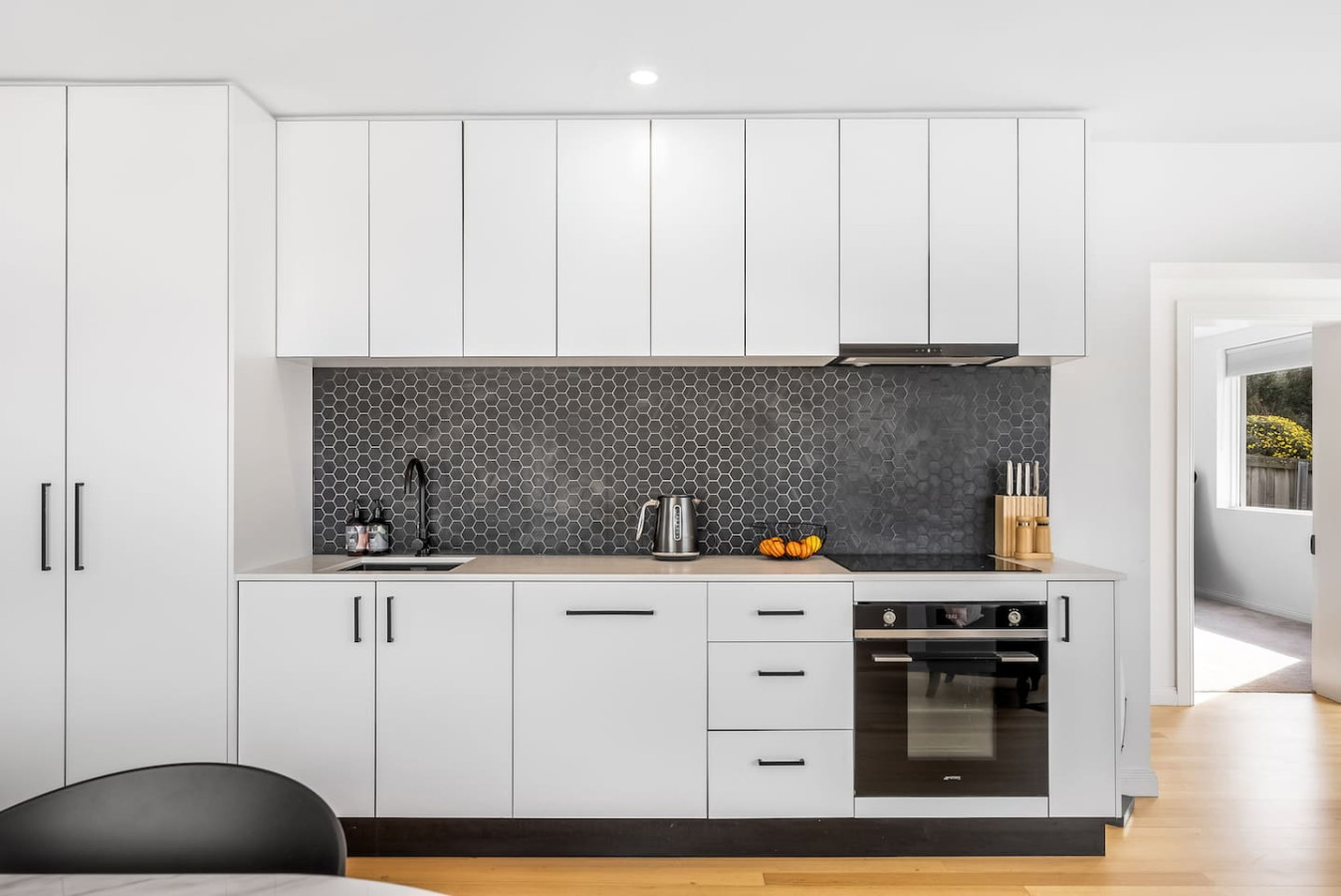 Elegant Escape Minutes from Hobart’s Best Spots 4