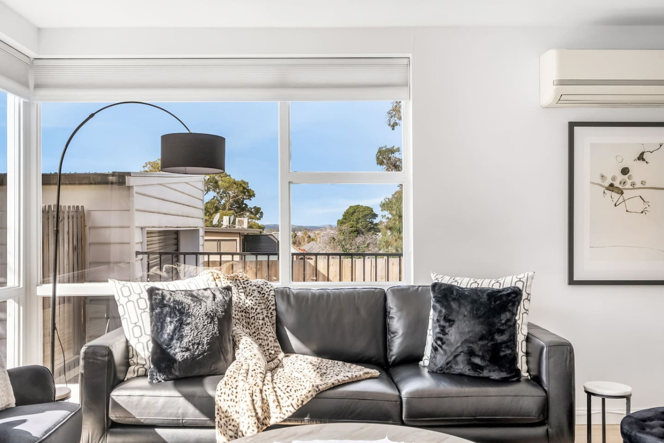 Elegant Escape Minutes from Hobart’s Best Spots 5
