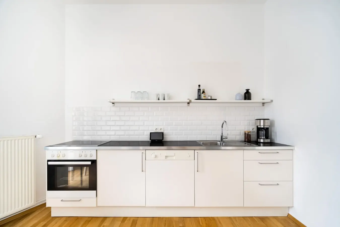 Apartment with 2 Balconies next to Mauerpark 9