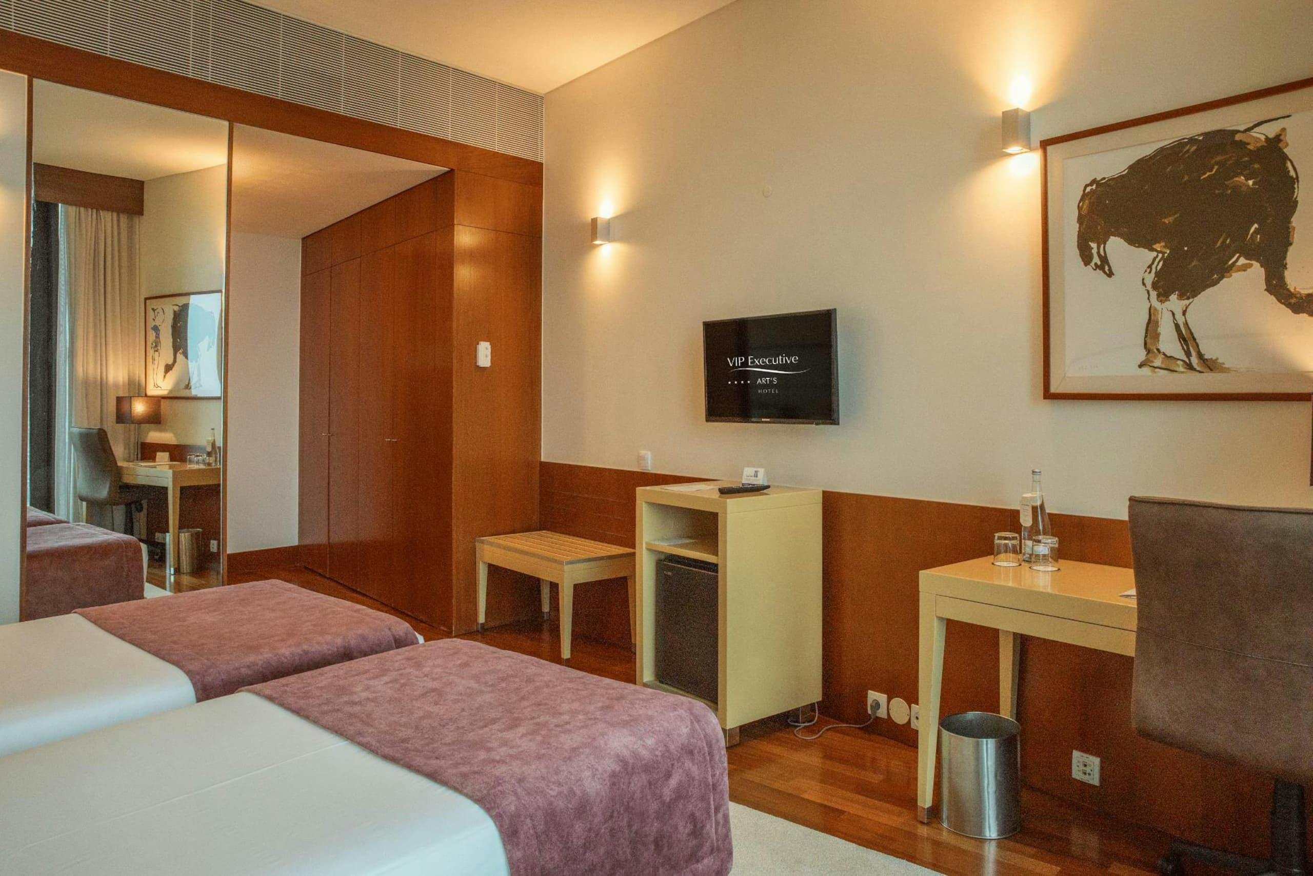 VIP Executive Art’s Hotel, Selected by hotel 7