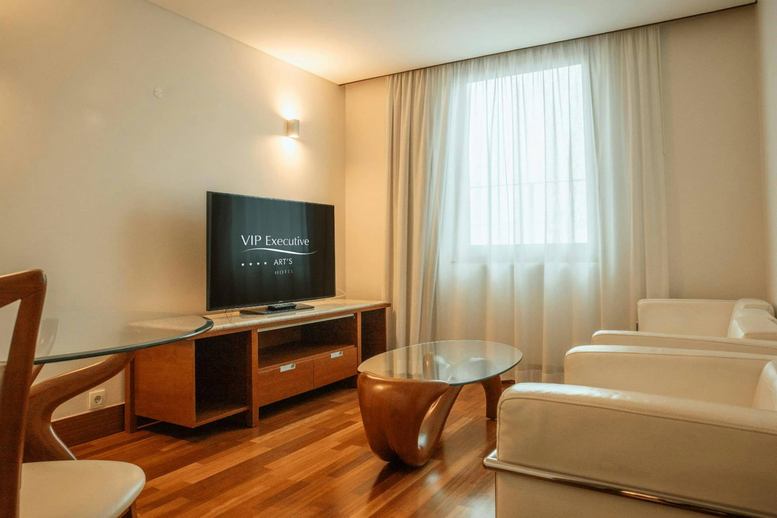 VIP Executive Art’s Hotel, Selected by hotel 4
