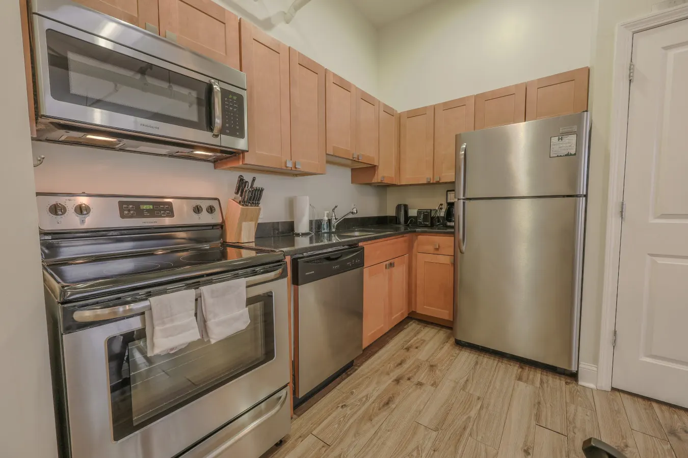 Wonderful FIDI 2br Keyless Entry 6