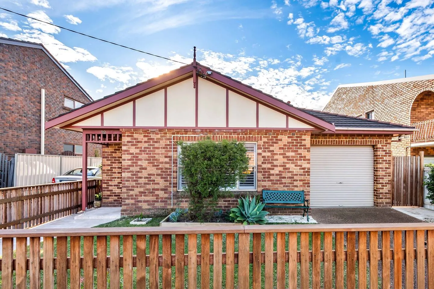 The Ridge - Central Stylish Villa 18