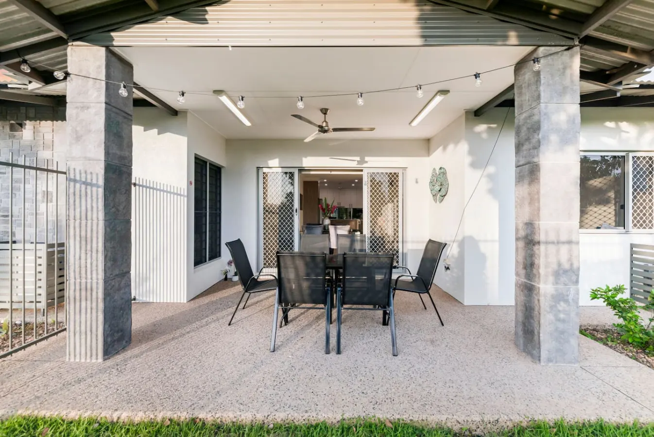 Zenhouse Bushland: Fenced Backyard ~ Near Hospital 15