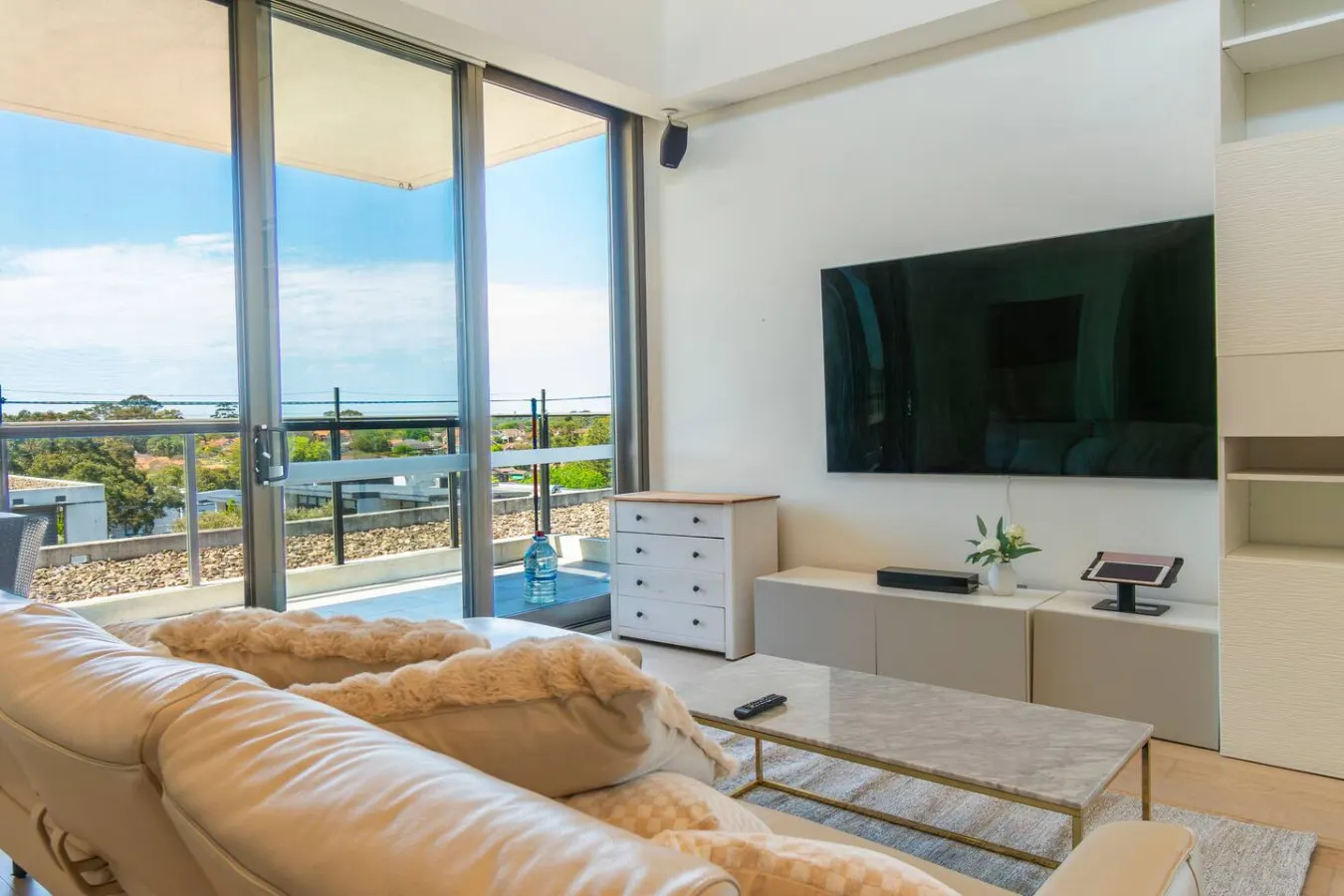 Leafy Retreat Spacious 2B Penthouse 1 Parking