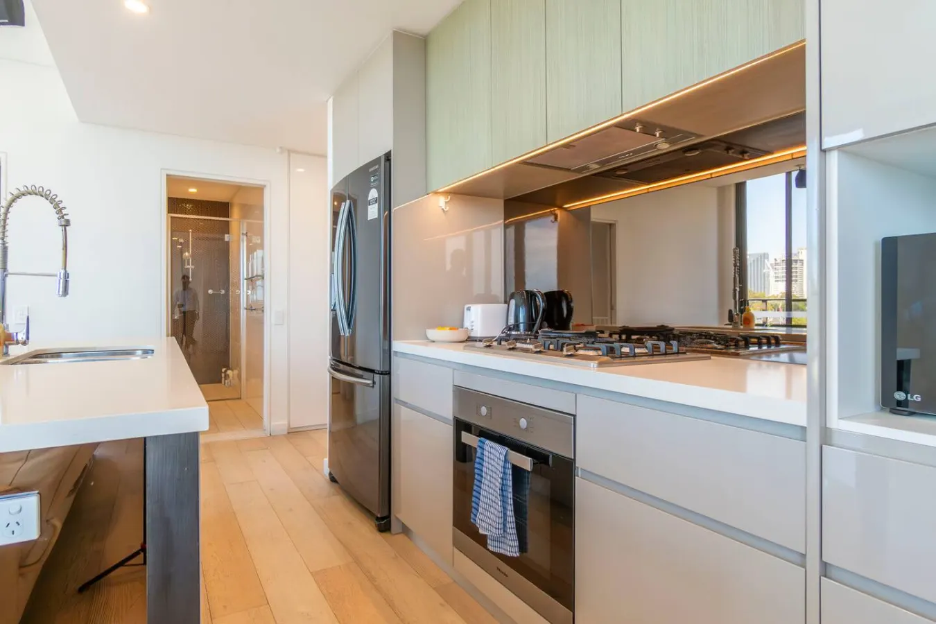 Leafy Retreat Spacious 2B Penthouse 1 Parking 9