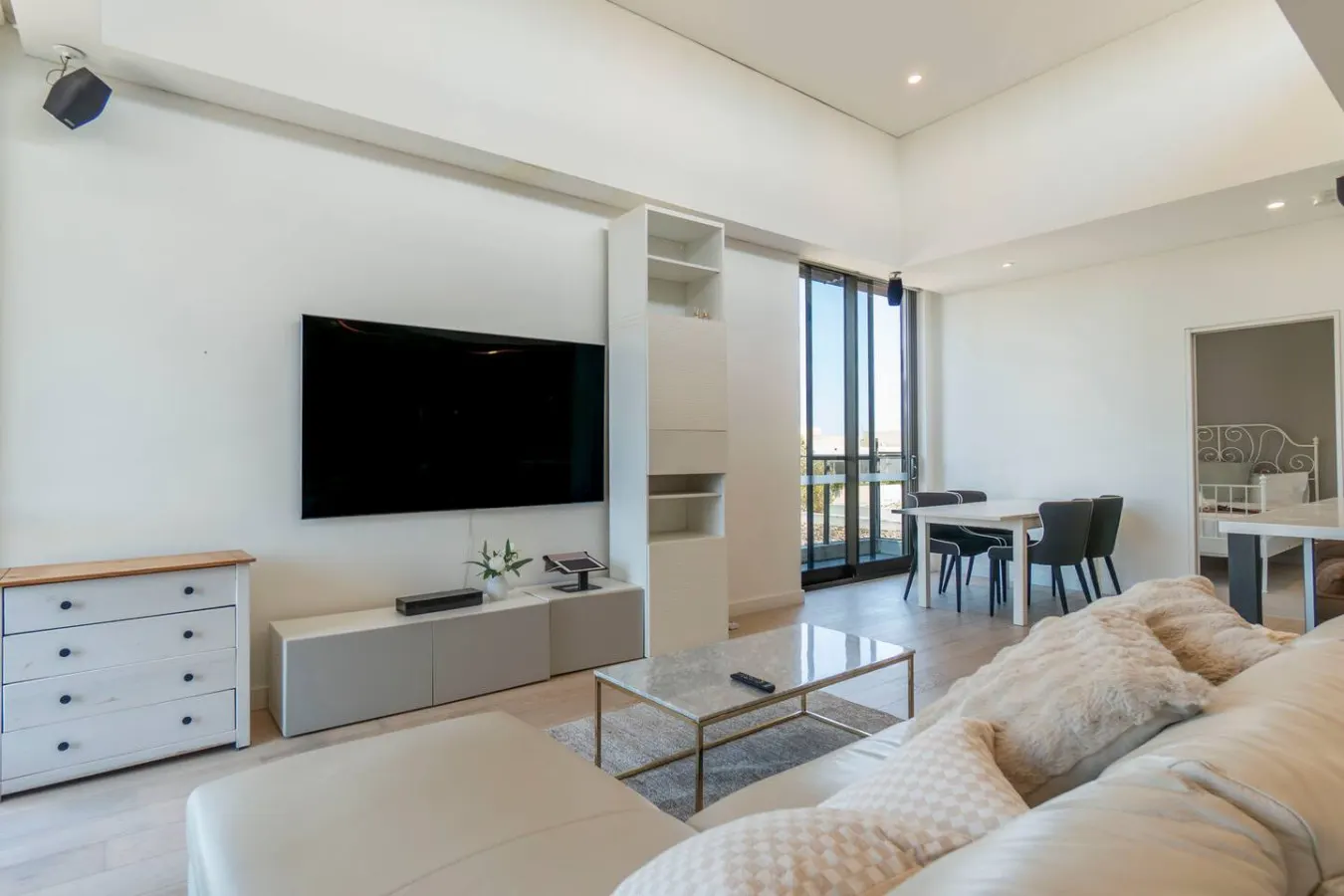 Leafy Retreat Spacious 2B Penthouse 1 Parking 14