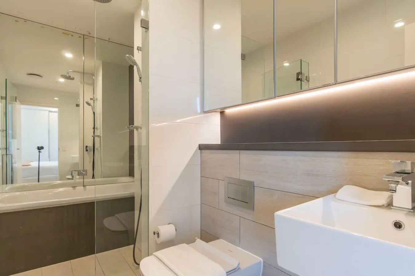 Leafy Retreat Spacious 2B Penthouse 1 Parking 15