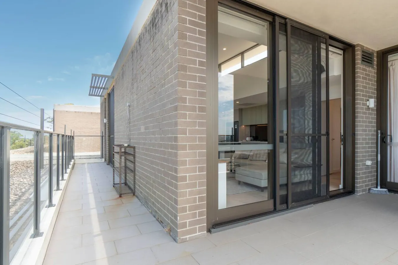 Leafy Retreat Spacious 2B Penthouse 1 Parking 17