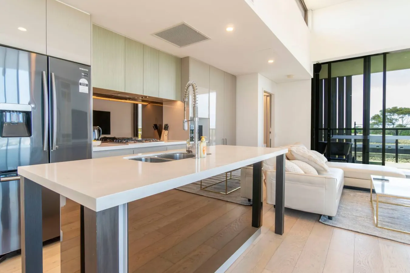 Leafy Retreat Spacious 2B Penthouse 1 Parking 20