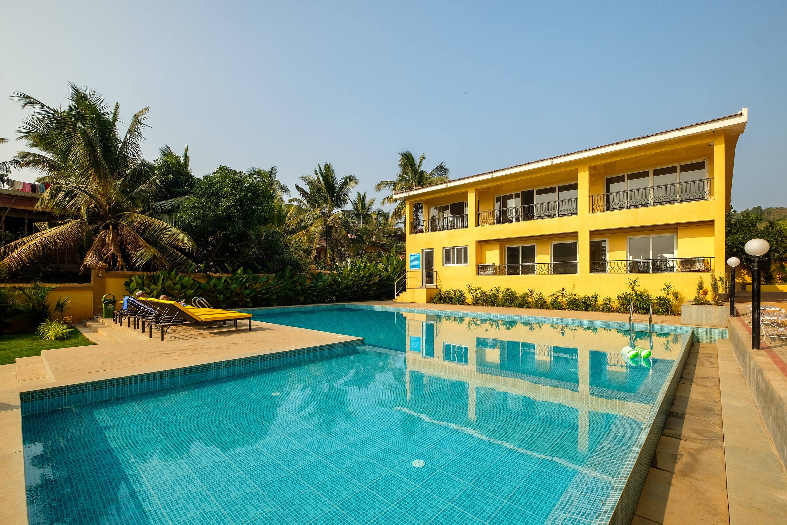 A Modern & Luxe Hillview Retreat In Candolim Beach 34