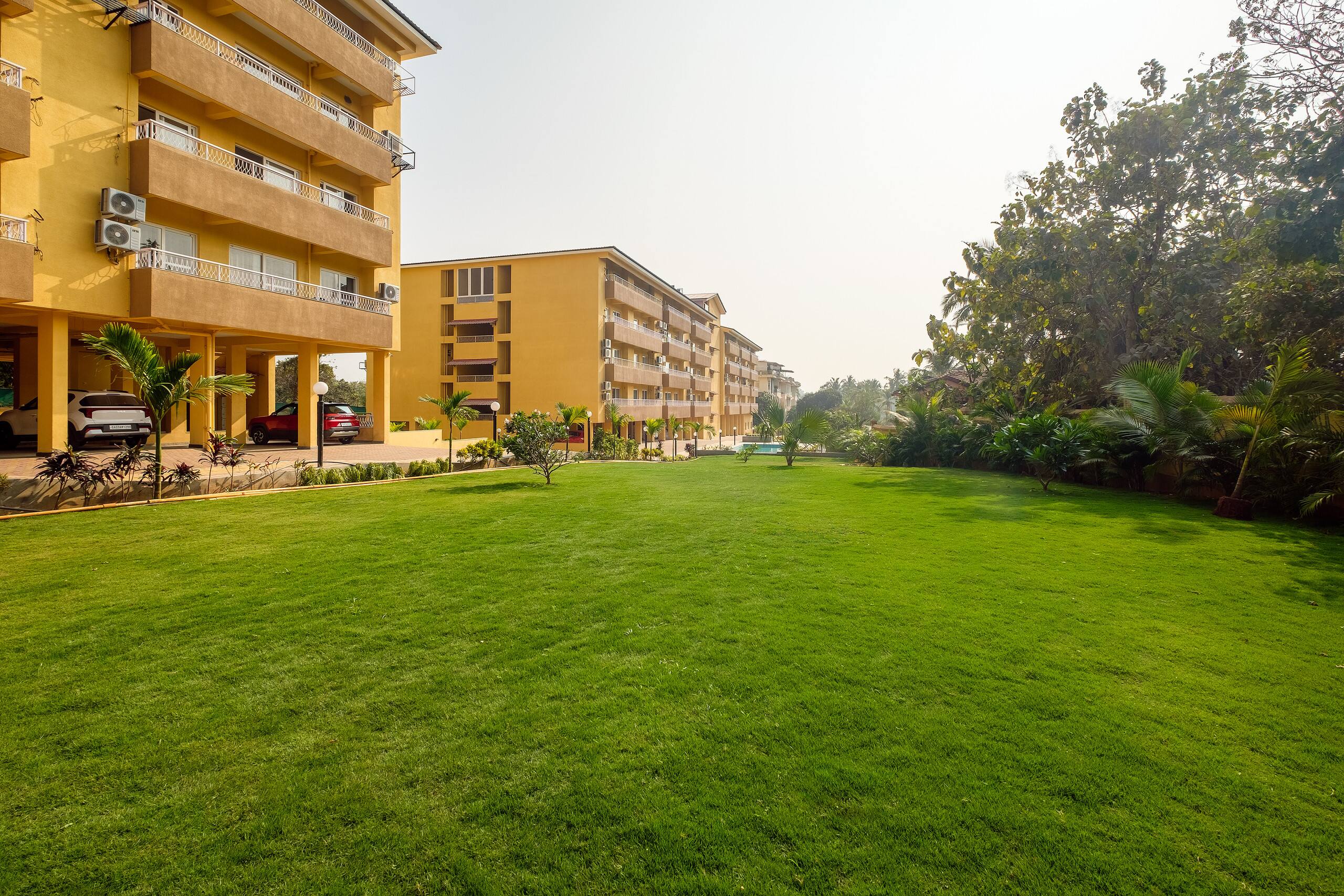 A Modern & Luxe Hillview Retreat In Candolim Beach 8