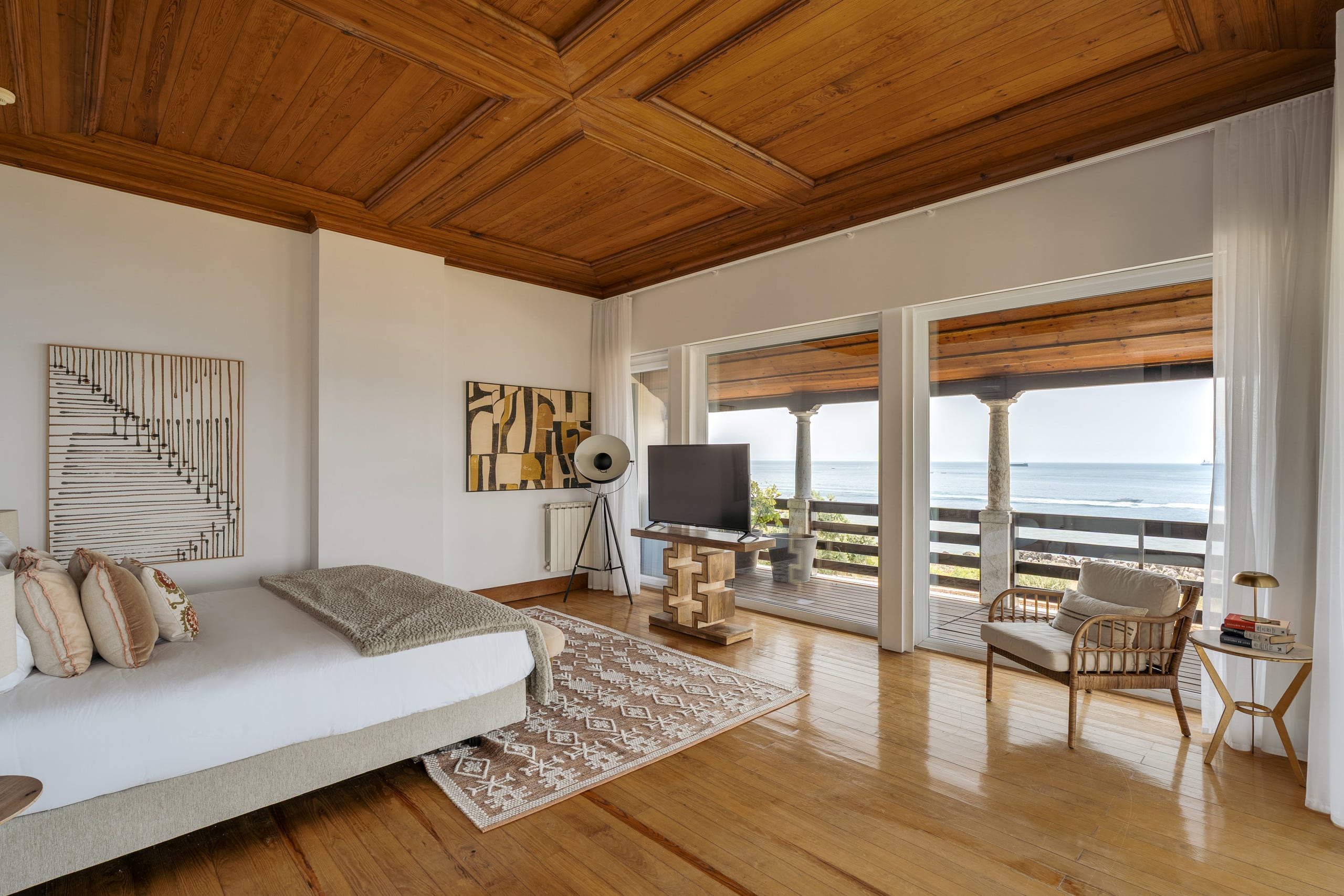 Blissful Seafront 17