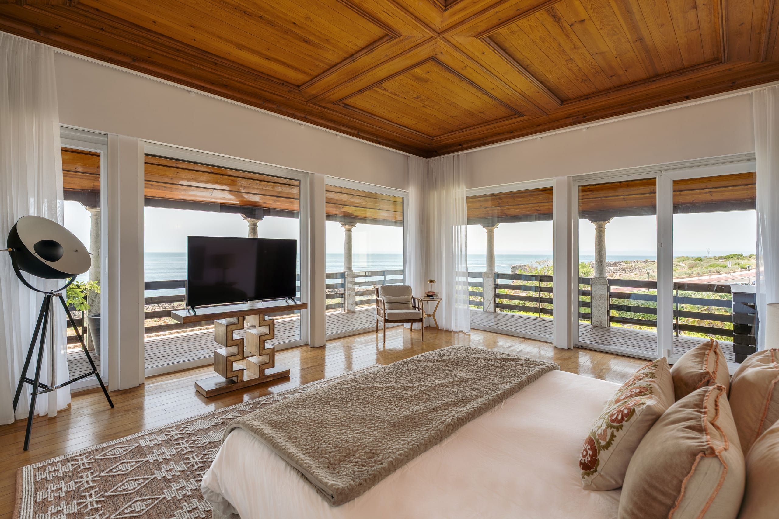 Blissful Seafront 4