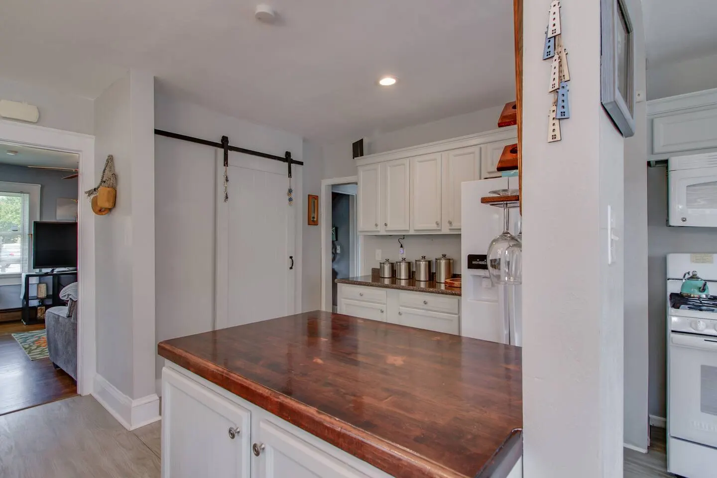 Norfolk 4BR Home Walk to Willoughby Beach 11